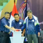 Wadan Koharmatau Marsma TNI Andy S. Pambudi bersama jajaran membuka secara simbolis Open Tournament Bulutangkis Piala Panglima TNI dalam rangka HUT ke-81 TNI Tahun 2026 di GOR KONI Bandung, Rabu (2/9/2026). Turnamen ini menjadi ajang mempererat kebersamaan sekaligus mendorong peningkatan prestasi dan sportivitas di bidang olahraga.(Foto:Istimewa)